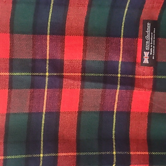 Made in Scotland 100% Cashmere Scarf - Picture 3 of 5